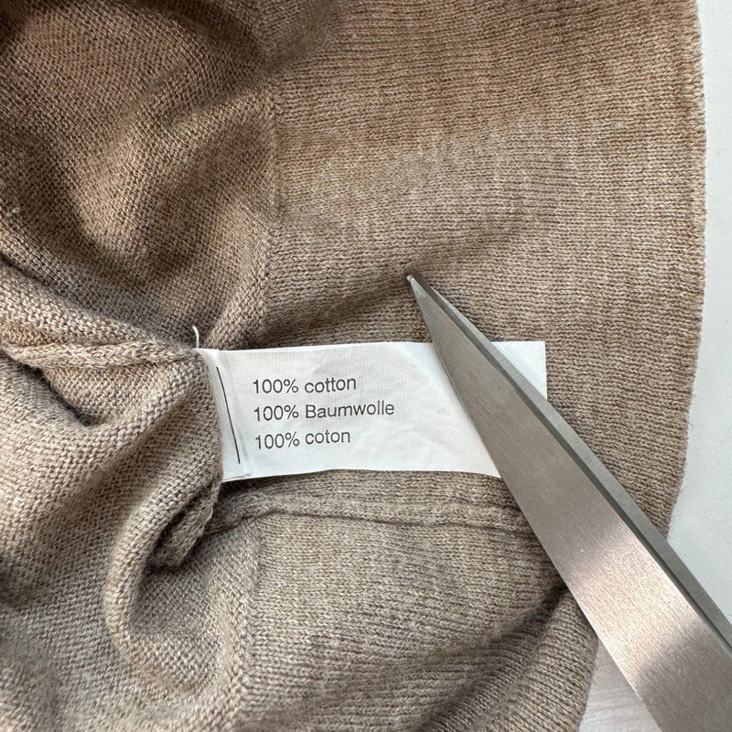 Sandwich cropped hooded cardigan with a zip