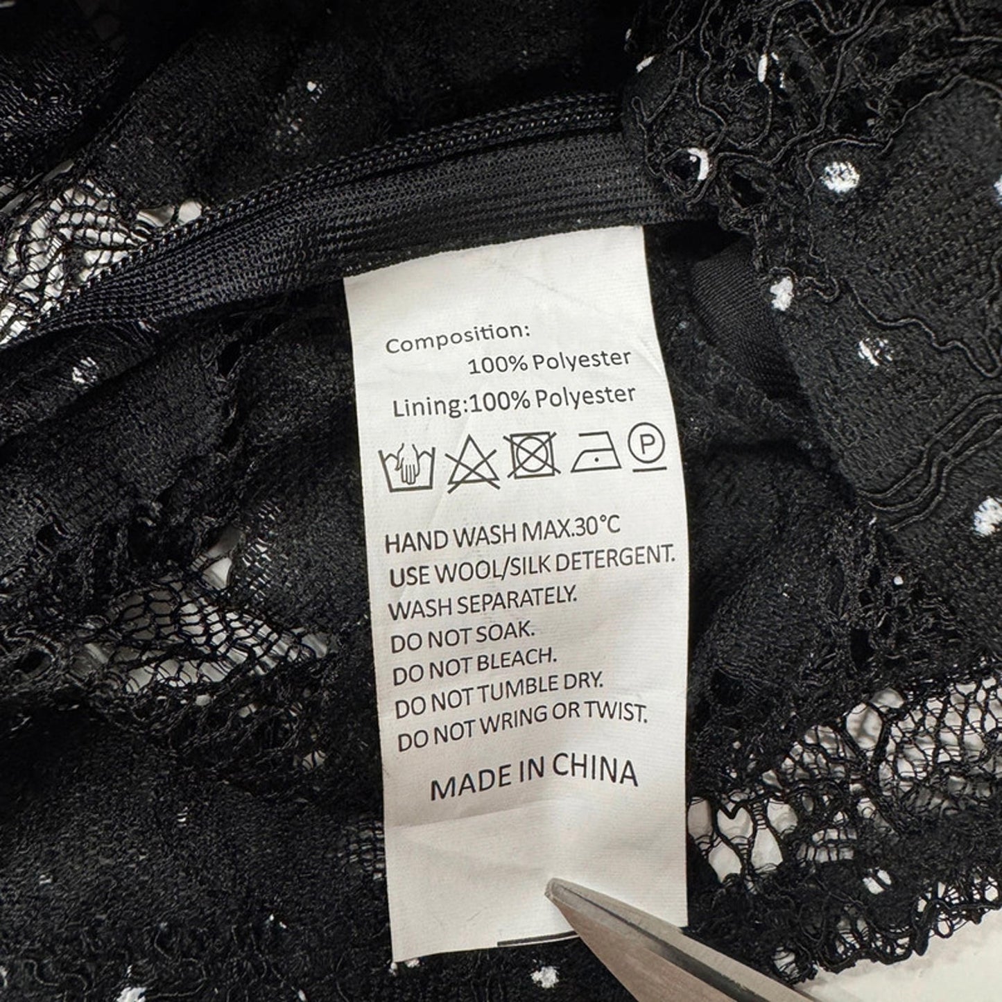 Rihoas black lace crop top with puff sleeves