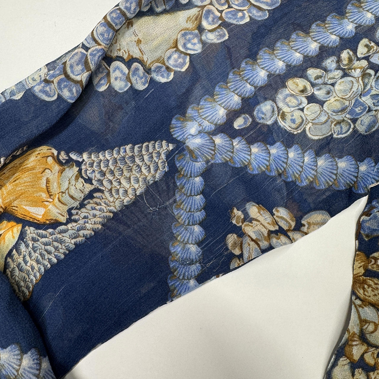 Gil's Milano blue silk shells print shirt S-M