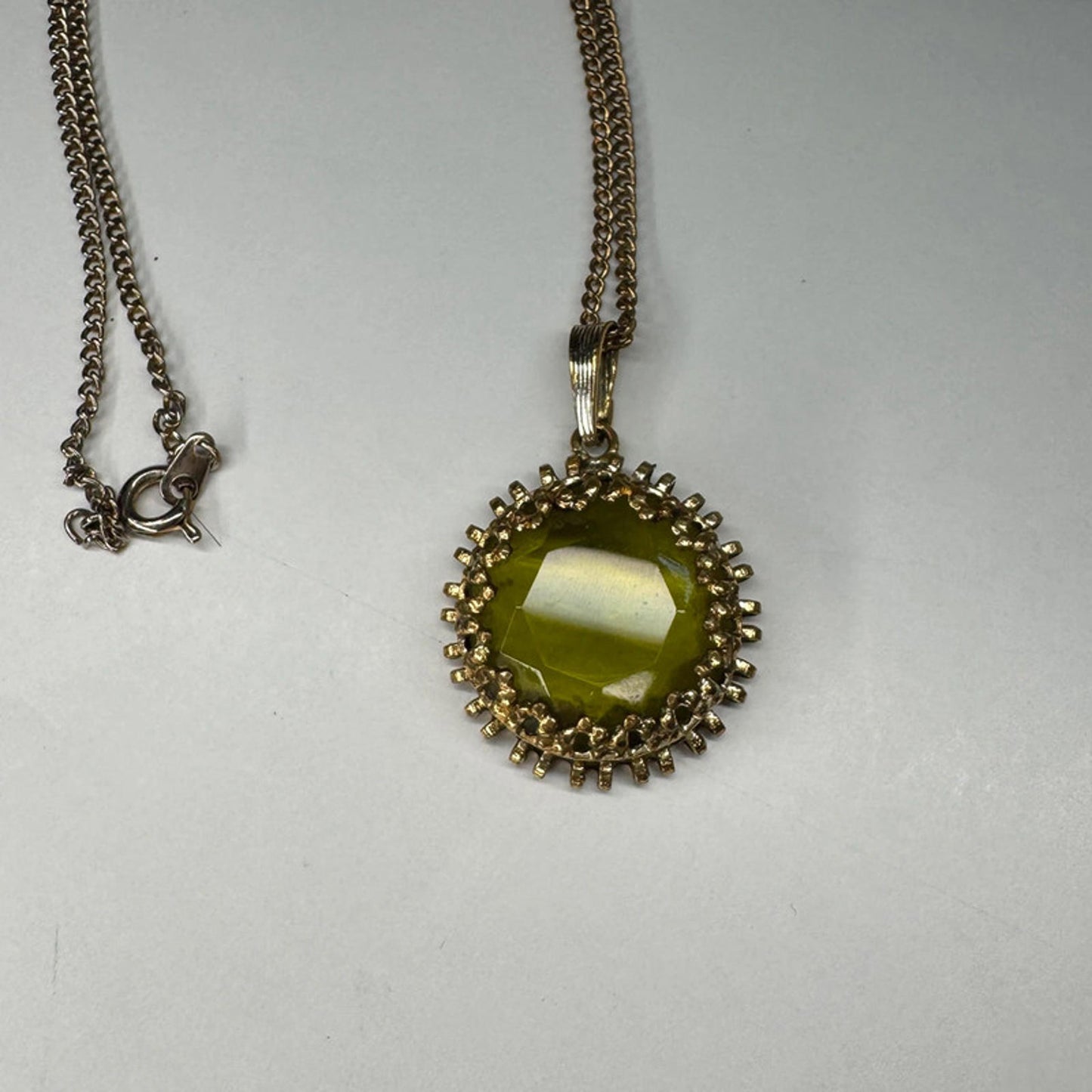 Vintage faceted green glass faux stone necklace
