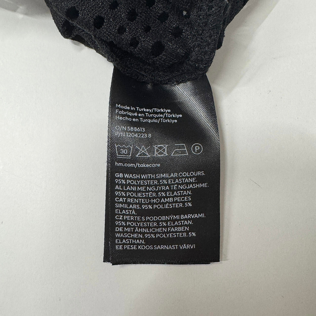 H&M cropped fitted hole tshirt XS