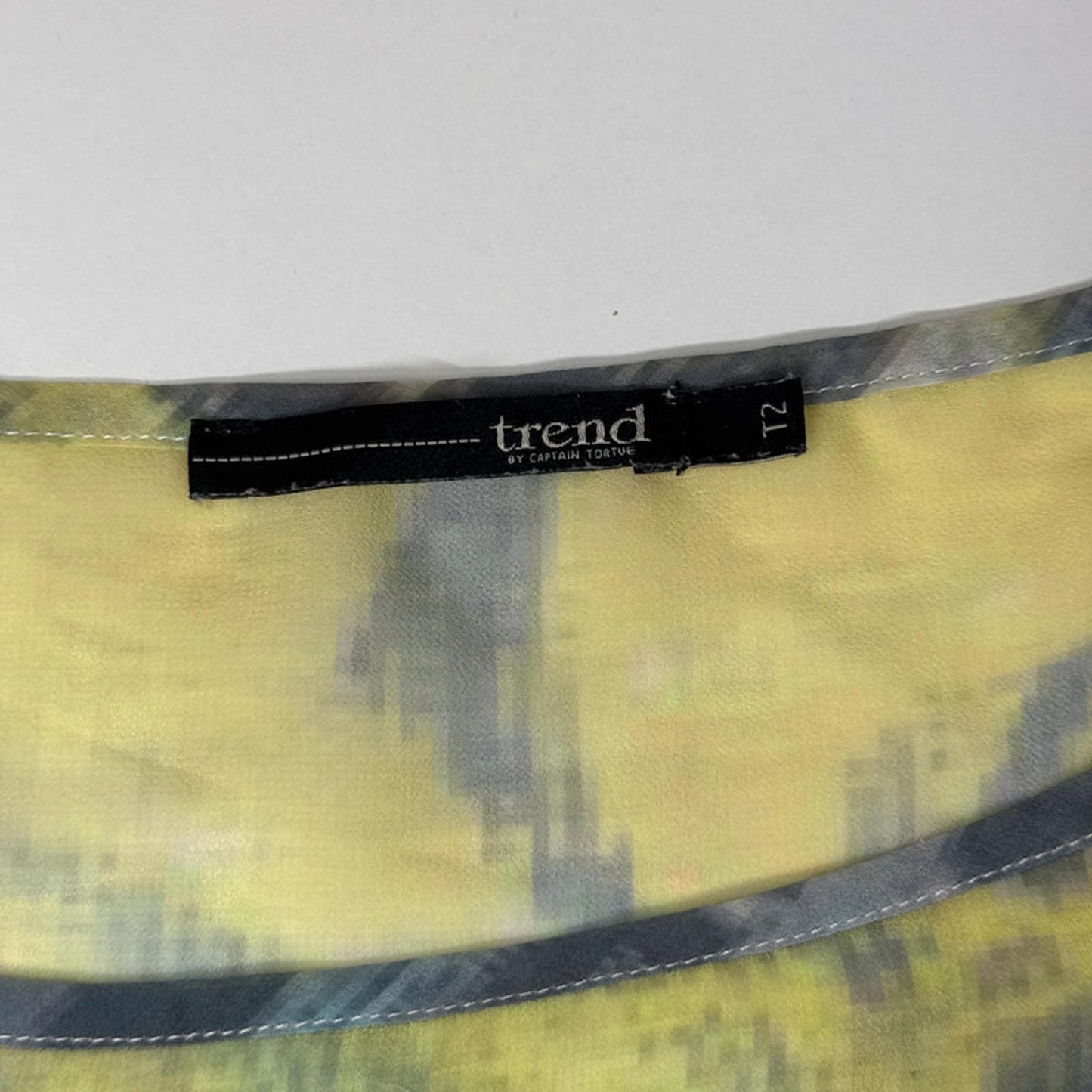 Trend by Captain Tortue printed sheer t-shirt, L