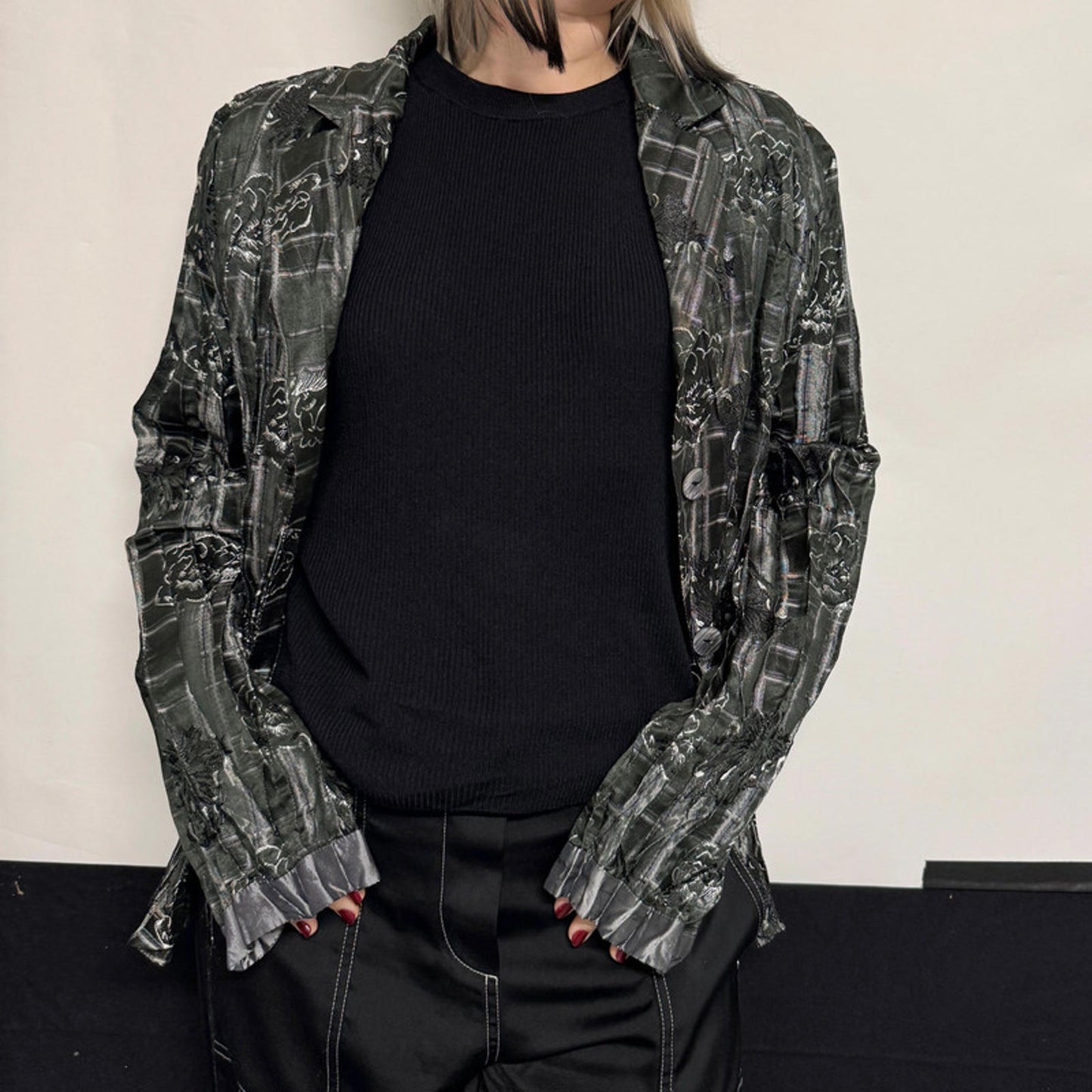 Vintage grey metallic blazer with floral print and crinkled fabric