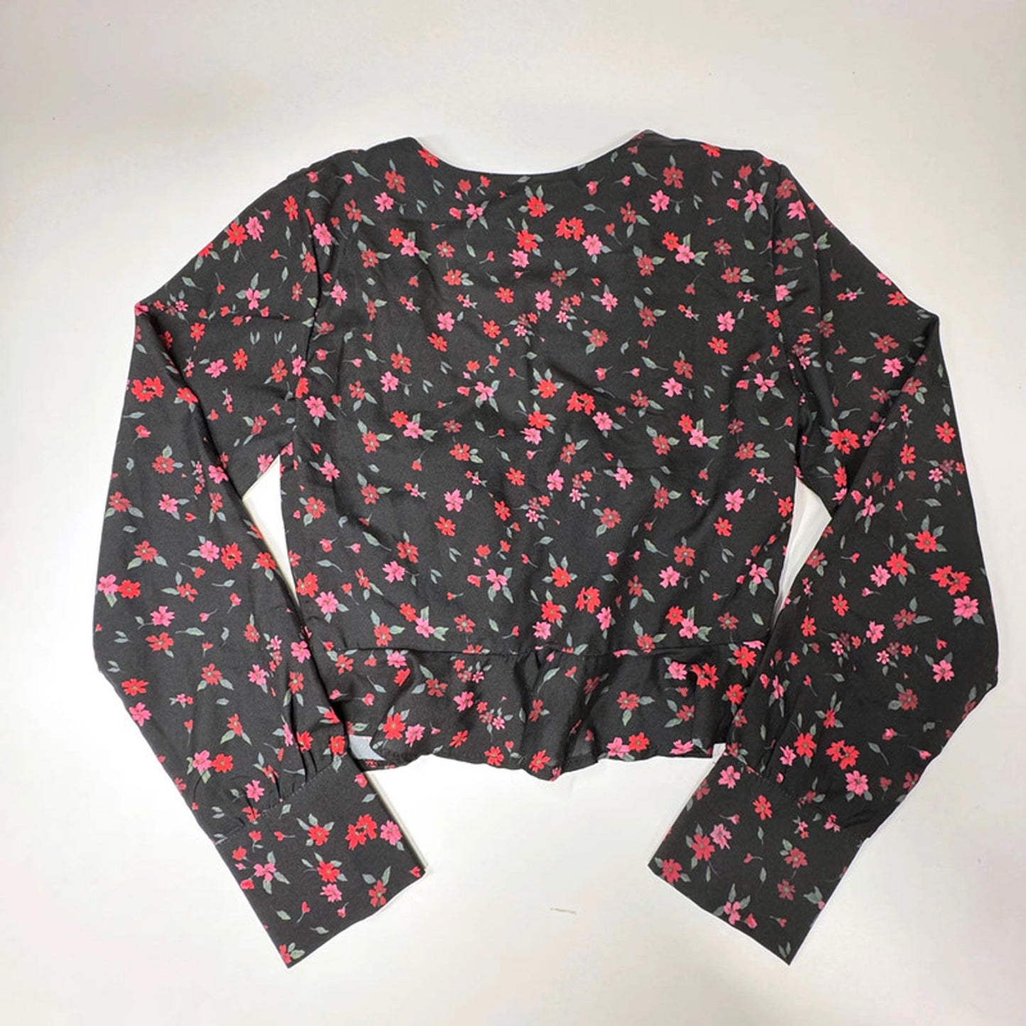 Linjia Shop black crop floral blouse