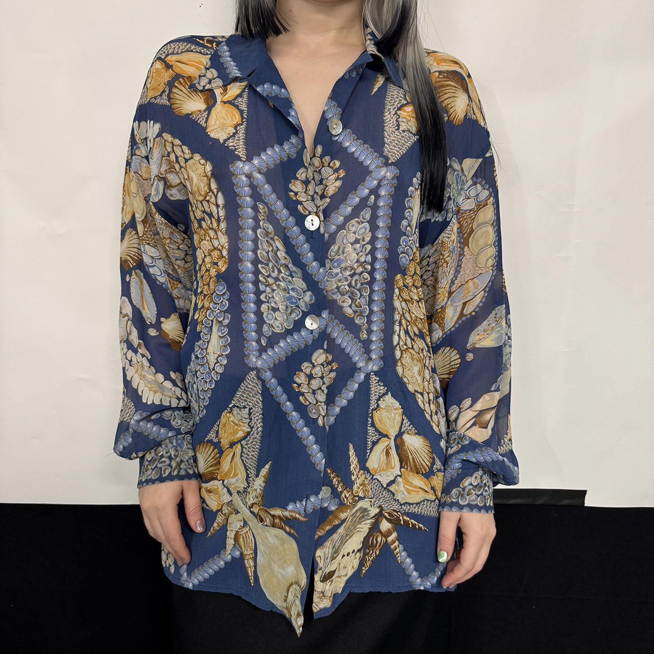 Gil's Milano blue silk shells print shirt S-M