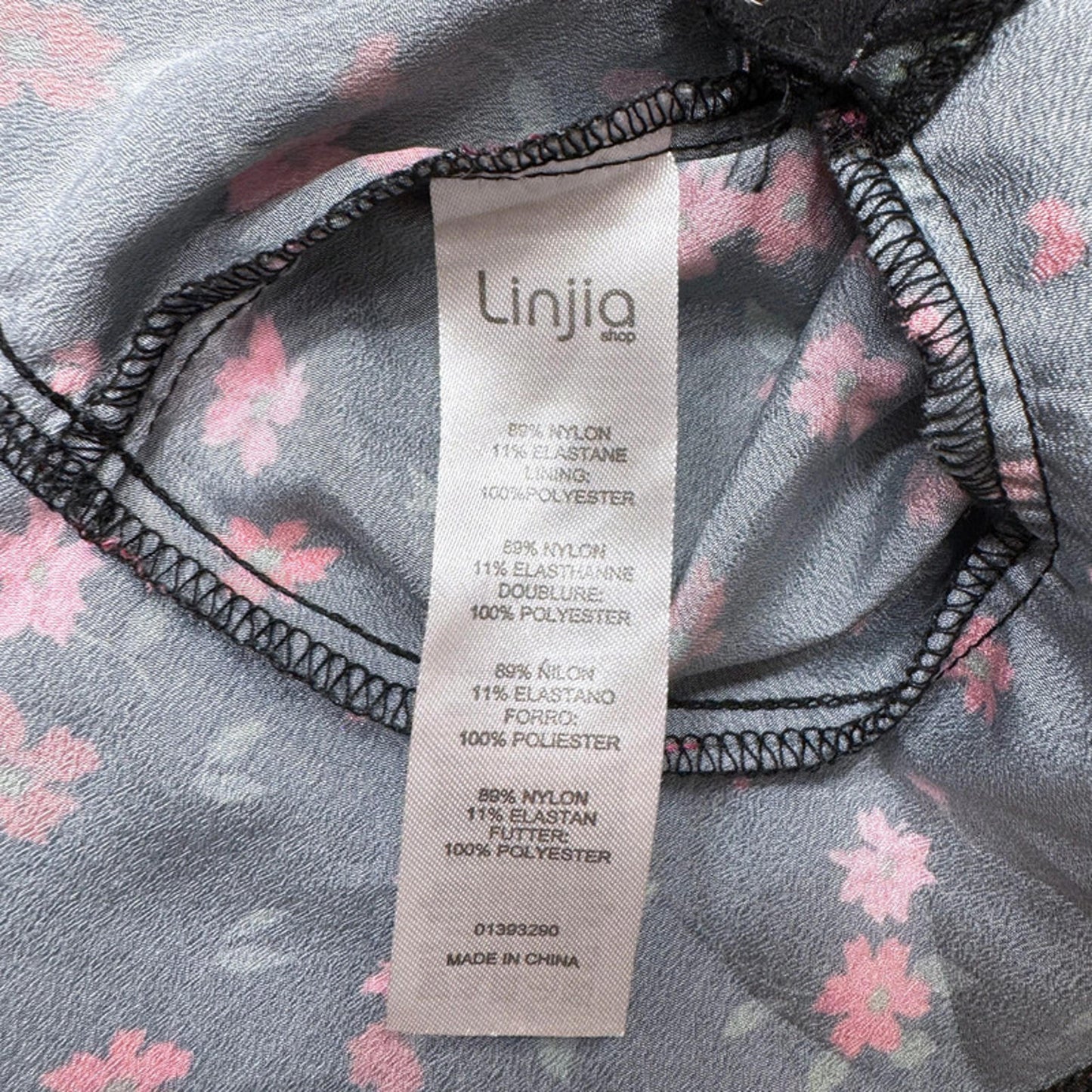 Linjia Shop black crop floral blouse