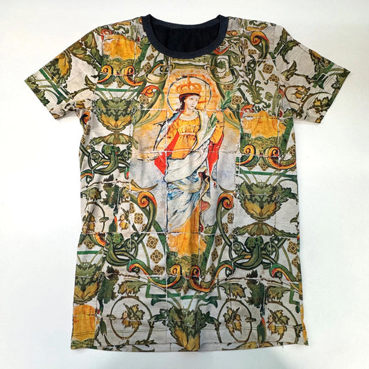 Vintage t-shirt with a female saint print