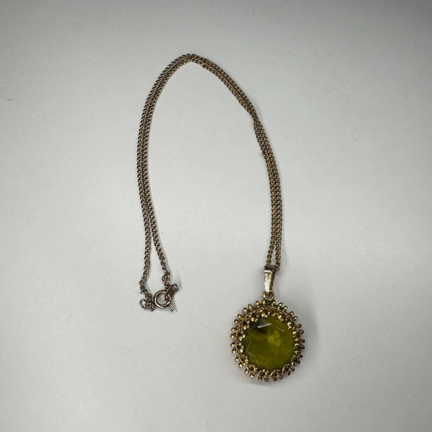 Vintage faceted green glass faux stone necklace