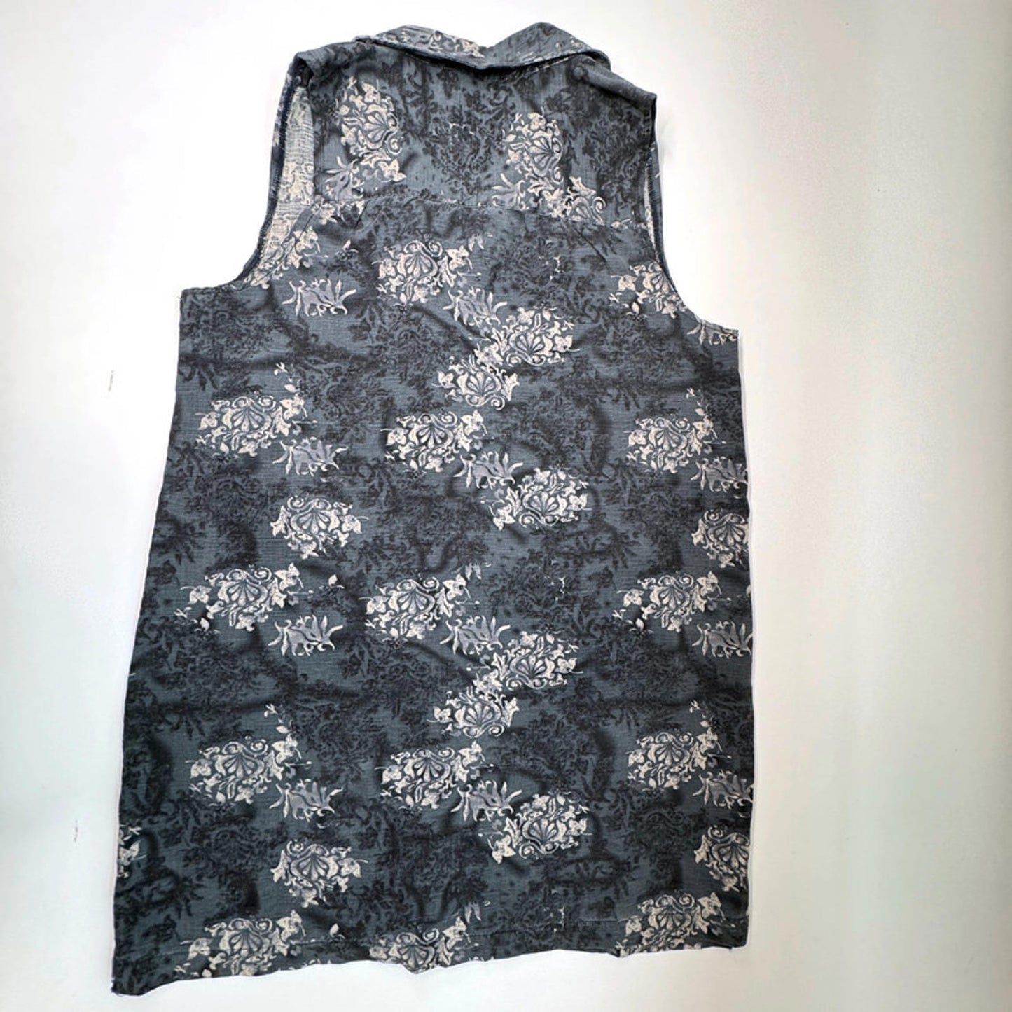 Joseph & Feiss grey-blue floral sleeveless shirt
