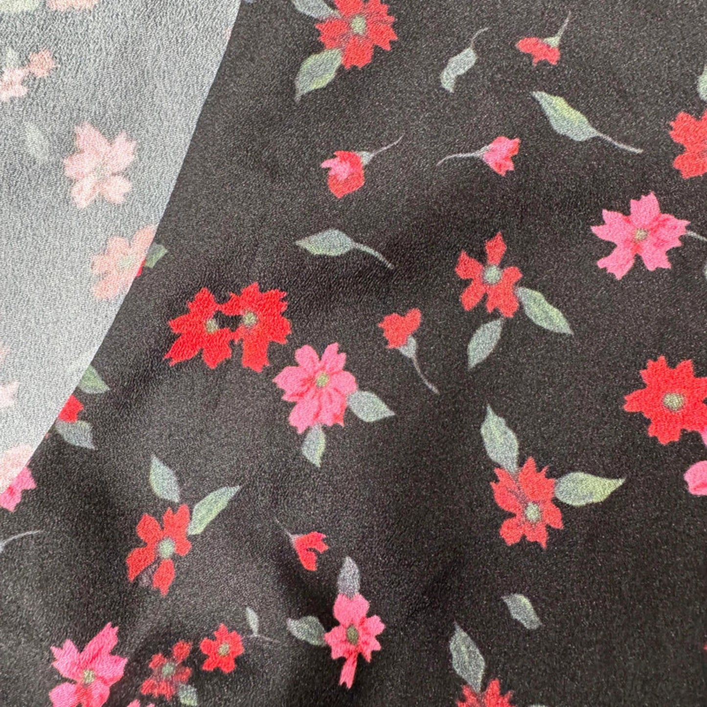 Linjia Shop black crop floral blouse